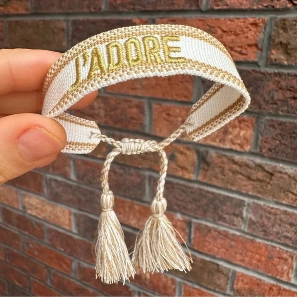 Jadore Embroidery Bracelet - Picture 5 of 7